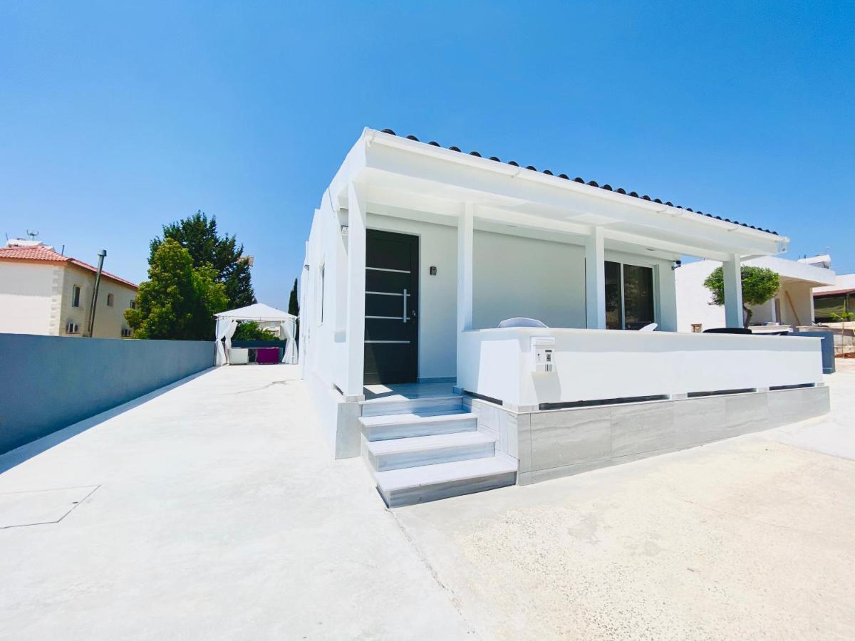 Sandy Bay Villa Agia Napa Exterior foto